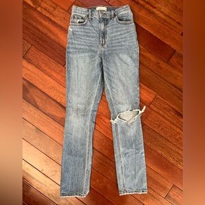Abercrombie Curve Love Ultra High Rise Slim Straight Jean